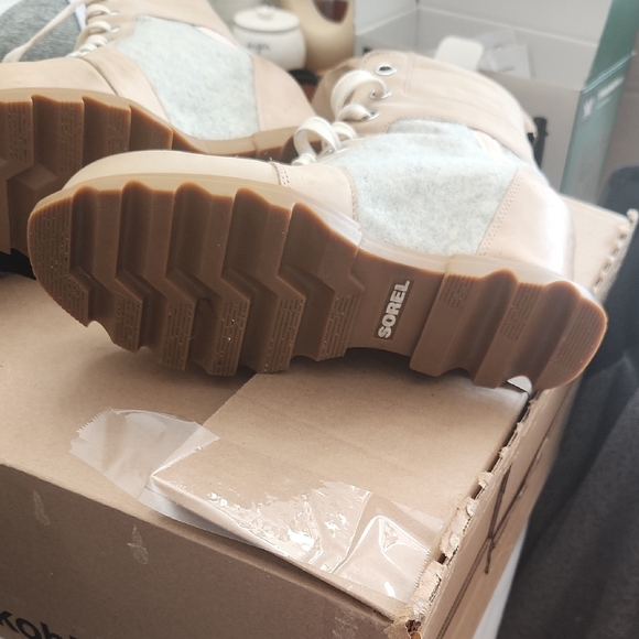 Stylish Women's Tan and Gray Boots - Picture 2 of 5